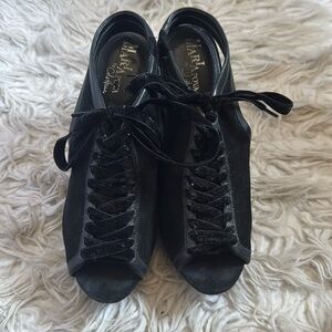 Black velvet platform lace-up pumps